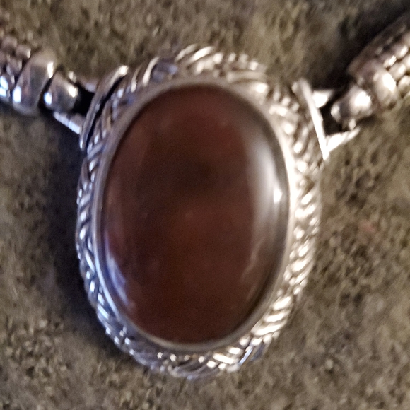 Neclace - Picture 3 of 8